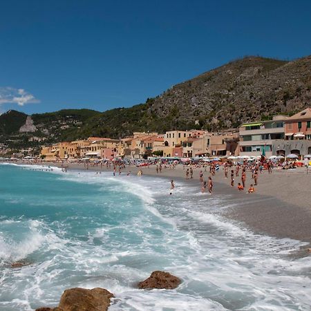 Fornaci 2 Rivieraholiday Пиетра Лигуре Екстериор снимка